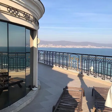Penthouse Happy Moments Lejlighed