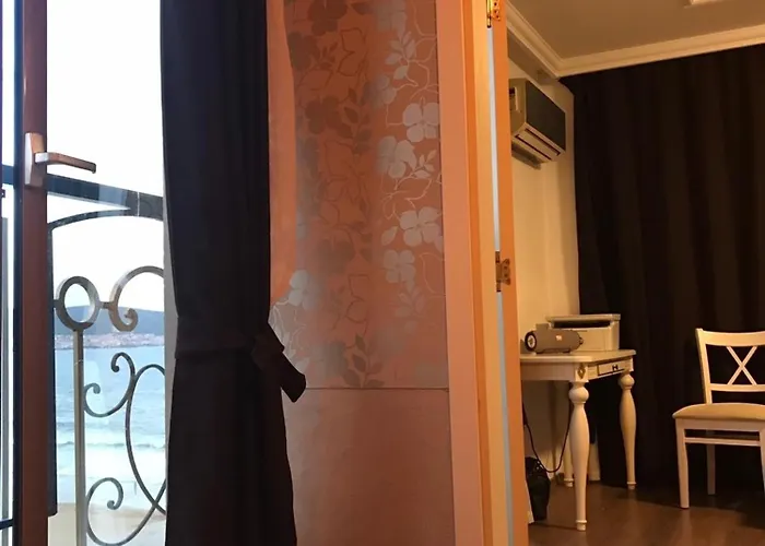 Penthouse Happy Moments *